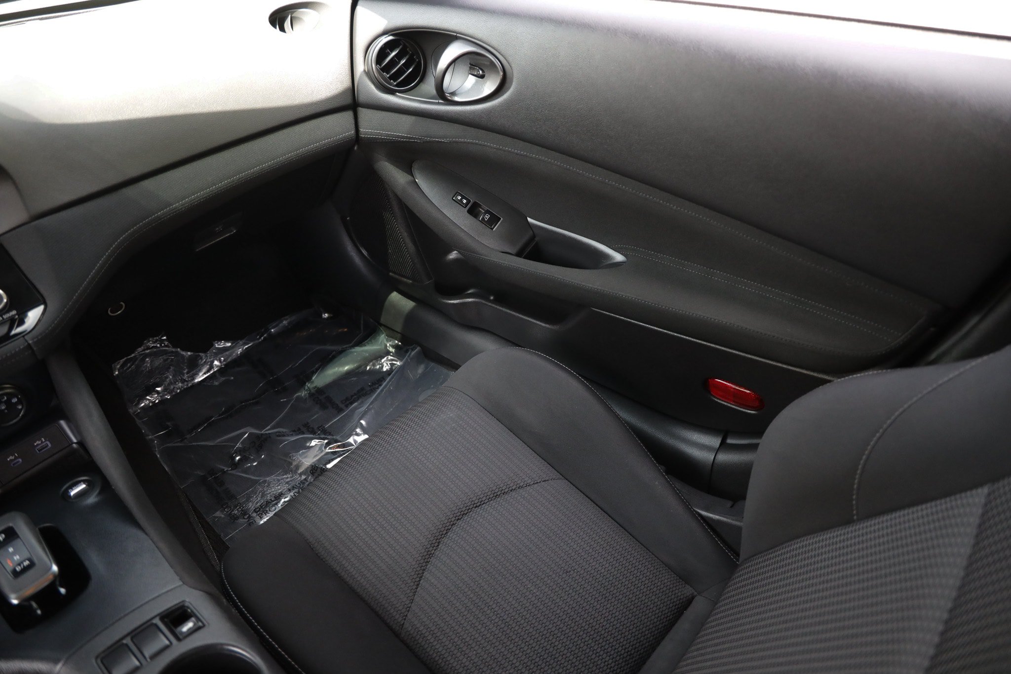 Used 2024 Nissan Z Sport w/ Floor Mat Package RWD image 21