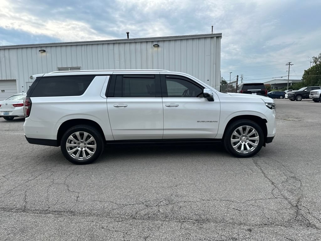 Used 2023 Chevrolet Suburban Premier w/ Premium Package AWD/4WD image 4