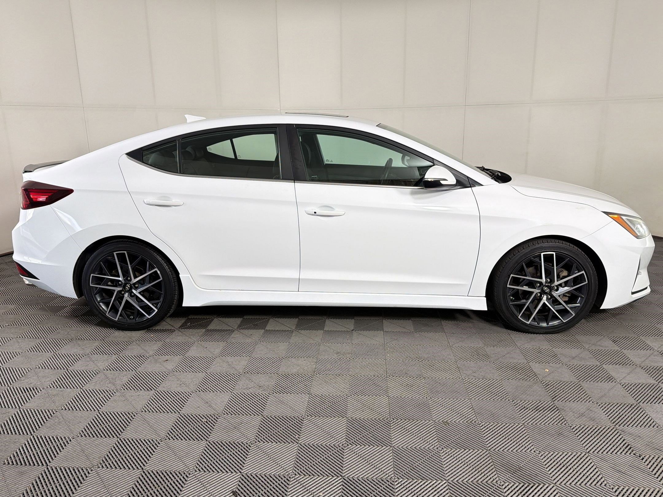 Used 2020 Hyundai Elantra Sport w/ Premium Package 02 image 8
