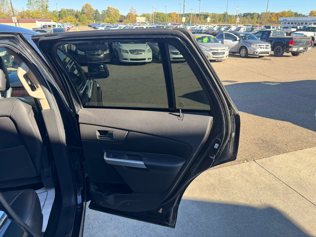 Used 2011 Ford Edge Limited image 17