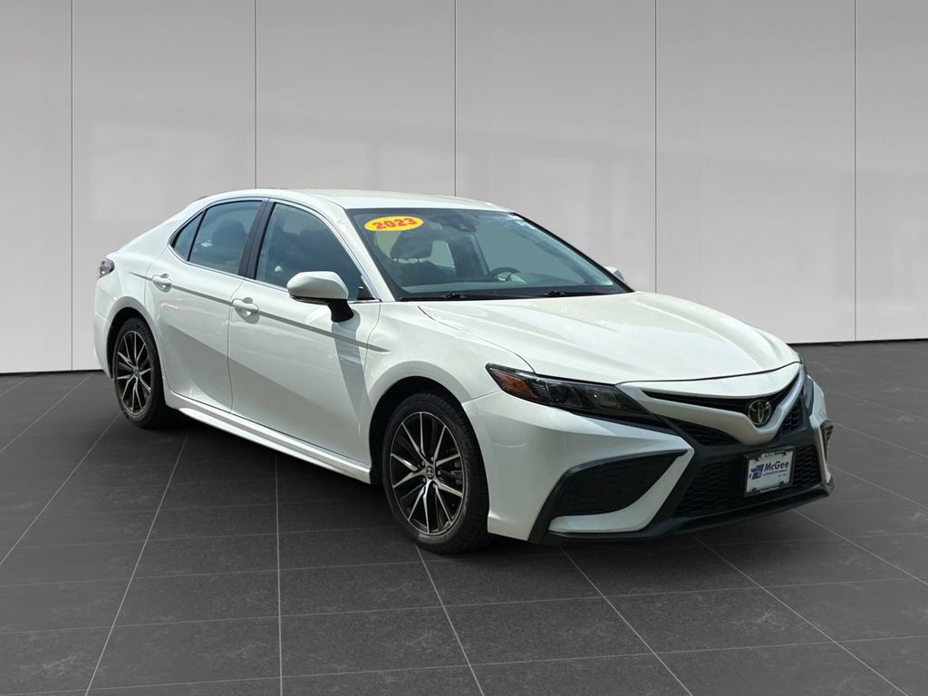Used 2023 Toyota Camry SE FWD image 7