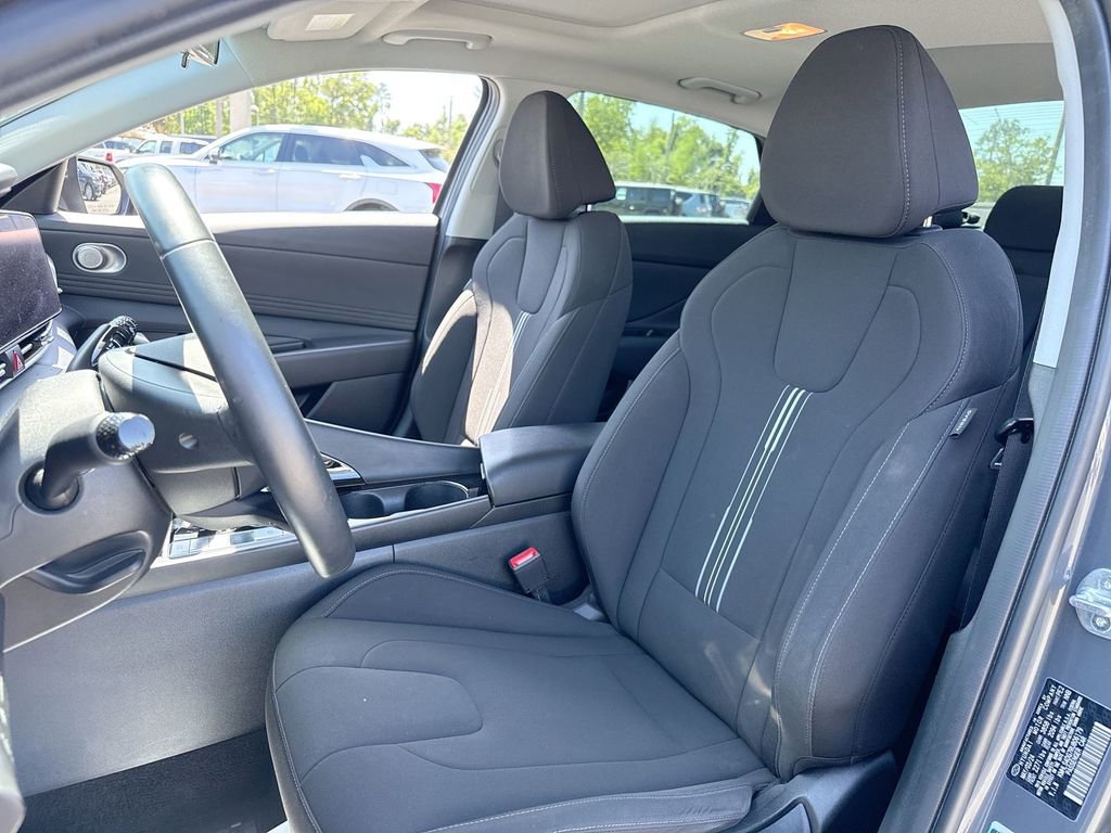 Used 2024 Hyundai Elantra SEL w/ Convenience Package image 10