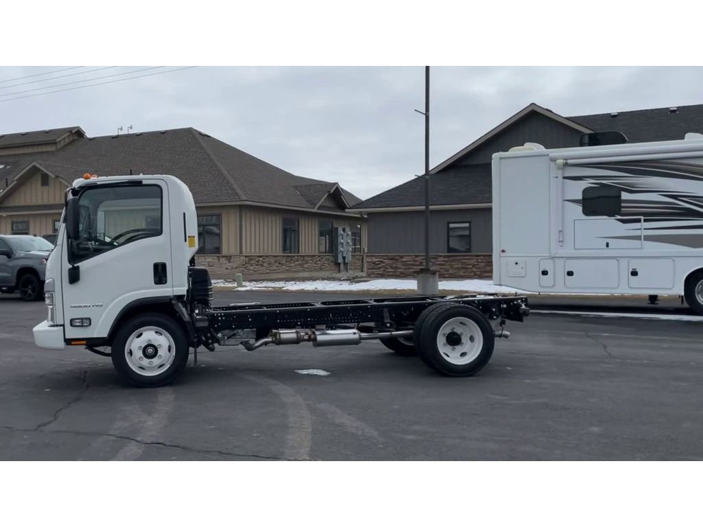 New 2024 Chevrolet Low Cab Forward image 9