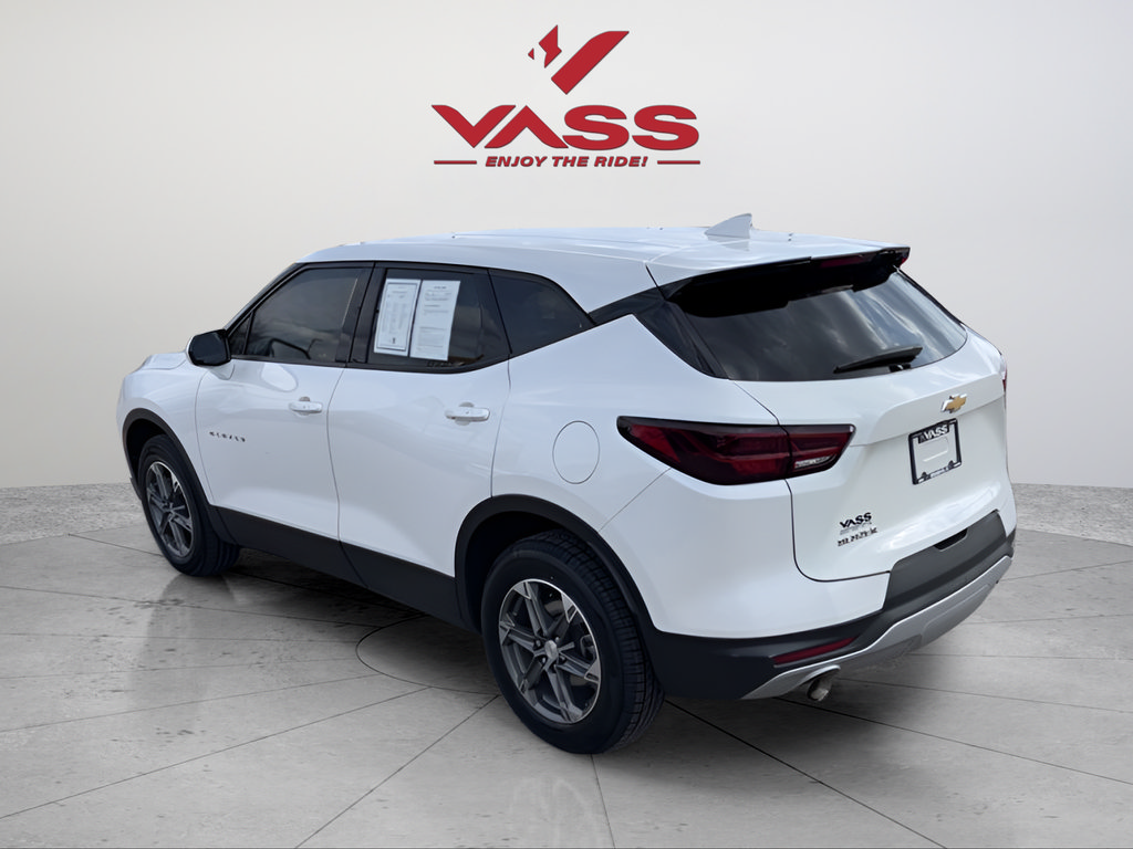 Used 2024 Chevrolet Blazer LT FWD image 3