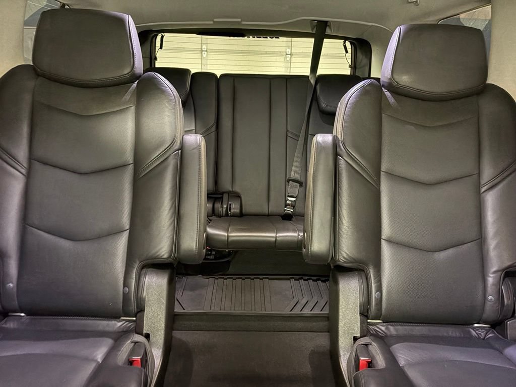 Used 2020 Cadillac Escalade 2WD image 40
