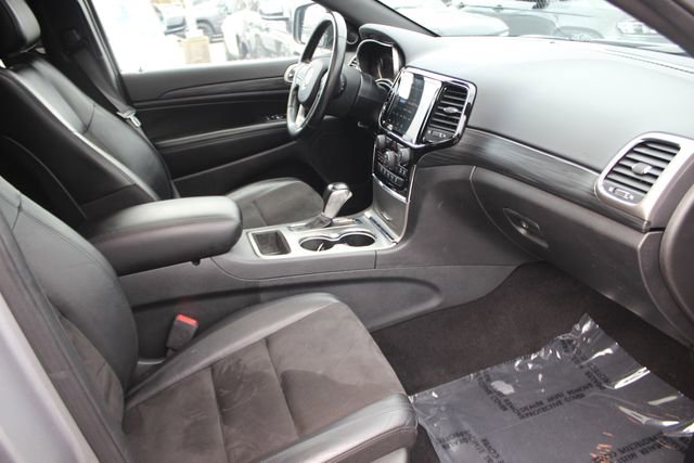 Used 2020 Jeep Grand Cherokee Altitude AWD/4WD image 34