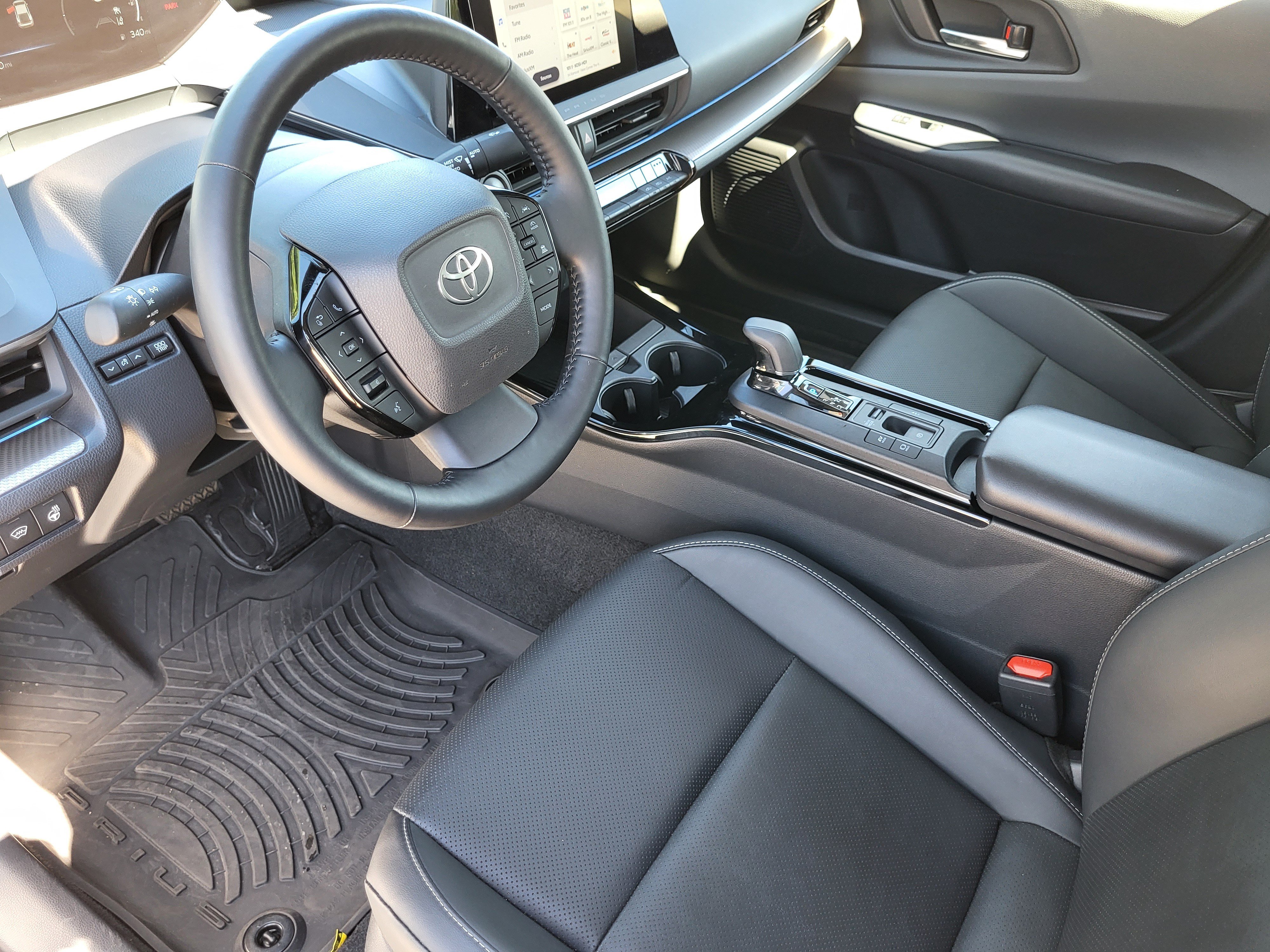Certified 2024 Toyota Prius XLE FWD image 10
