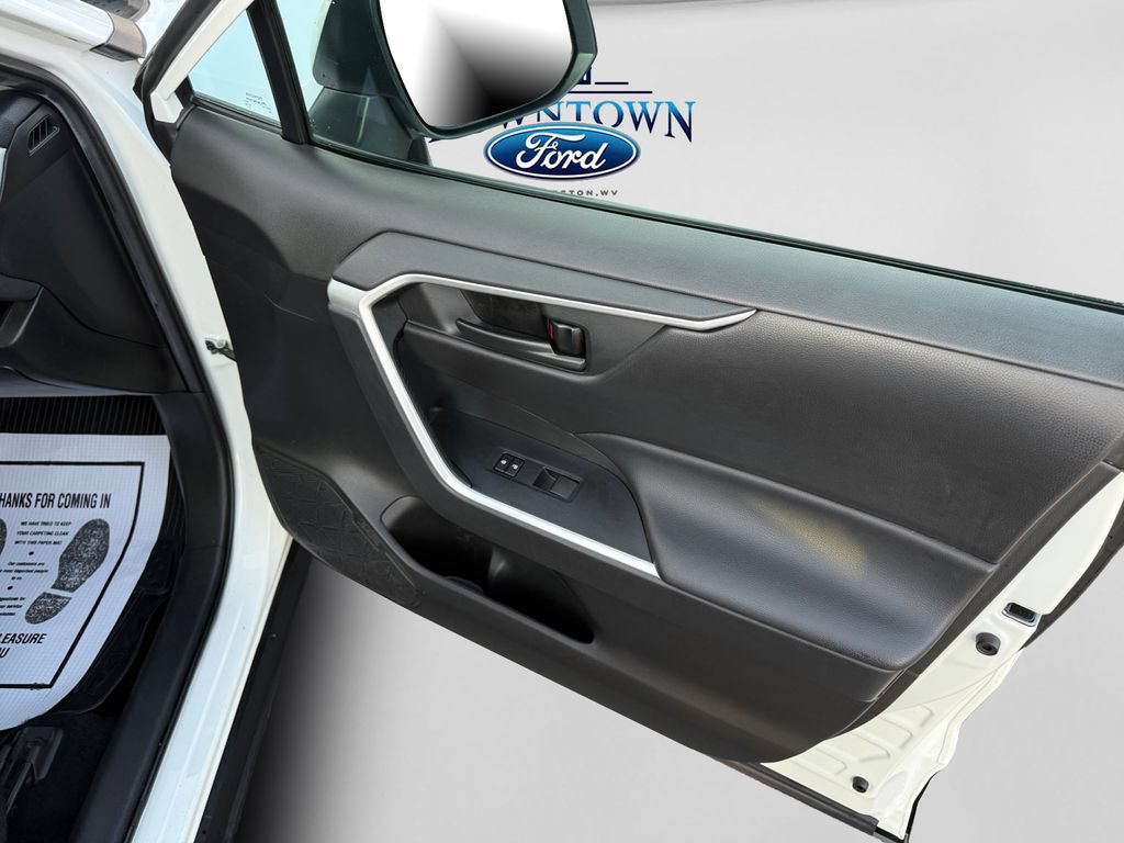 Used 2022 Toyota RAV4 LE w/ Carpet Mat Package (TMS) FWD image 21