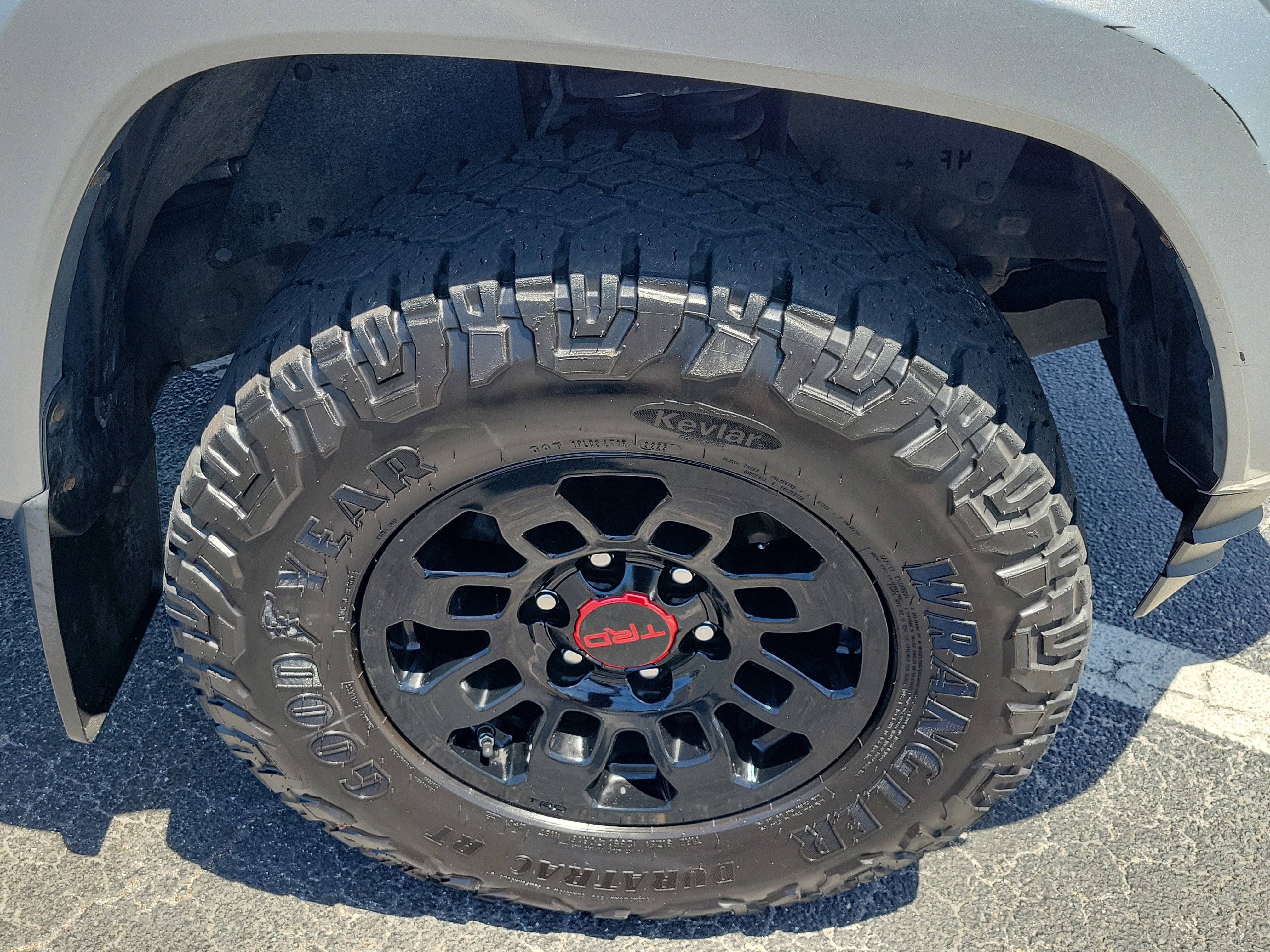 Used 2022 Toyota Tacoma TRD Sport w/ Technology Package RWD image 8