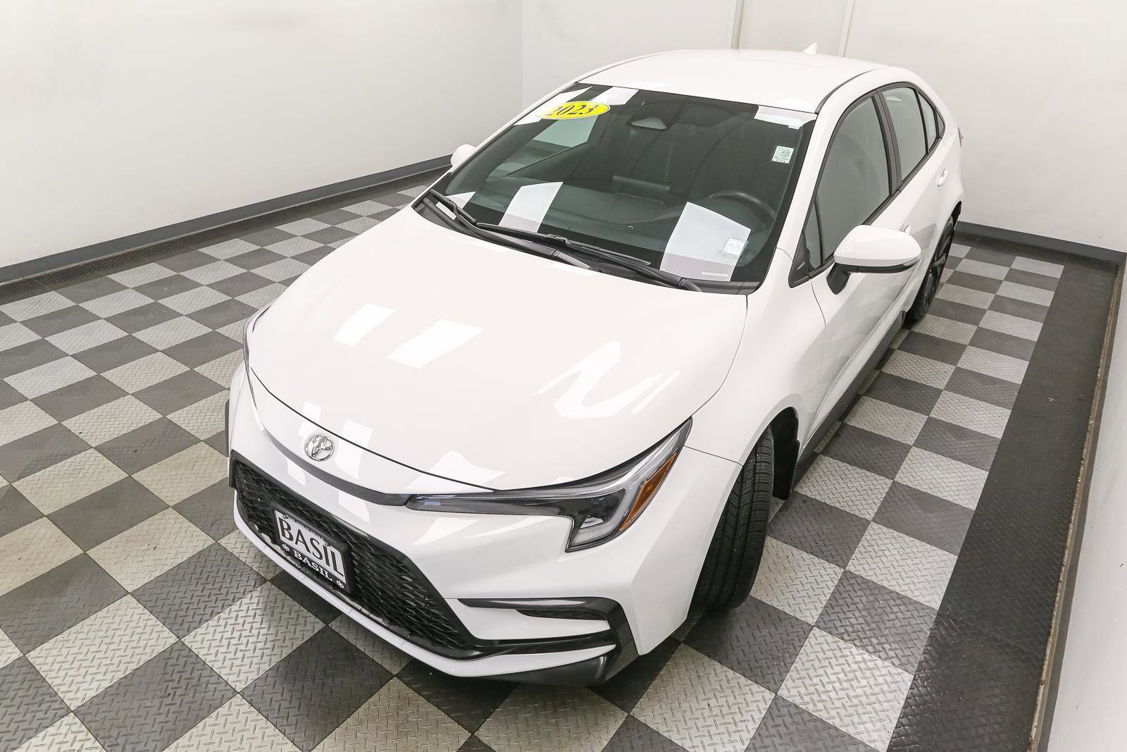 Used 2023 Toyota Corolla SE w/ Carpet Mat Package (TMS) FWD image 6
