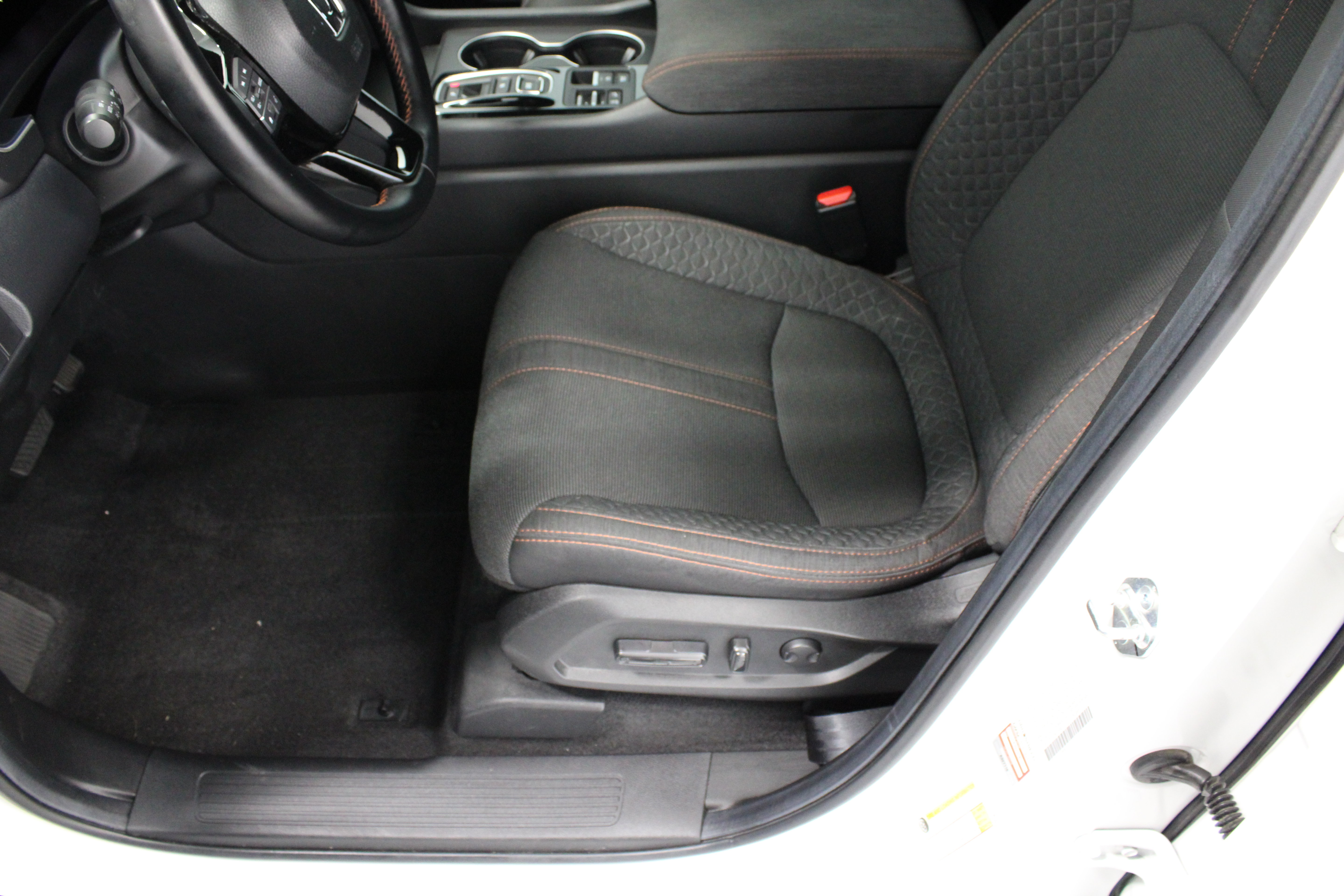 Used 2025 Honda Pilot Sport image 15