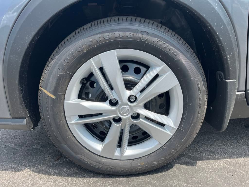 New 2025 Nissan Kicks Play S image 9