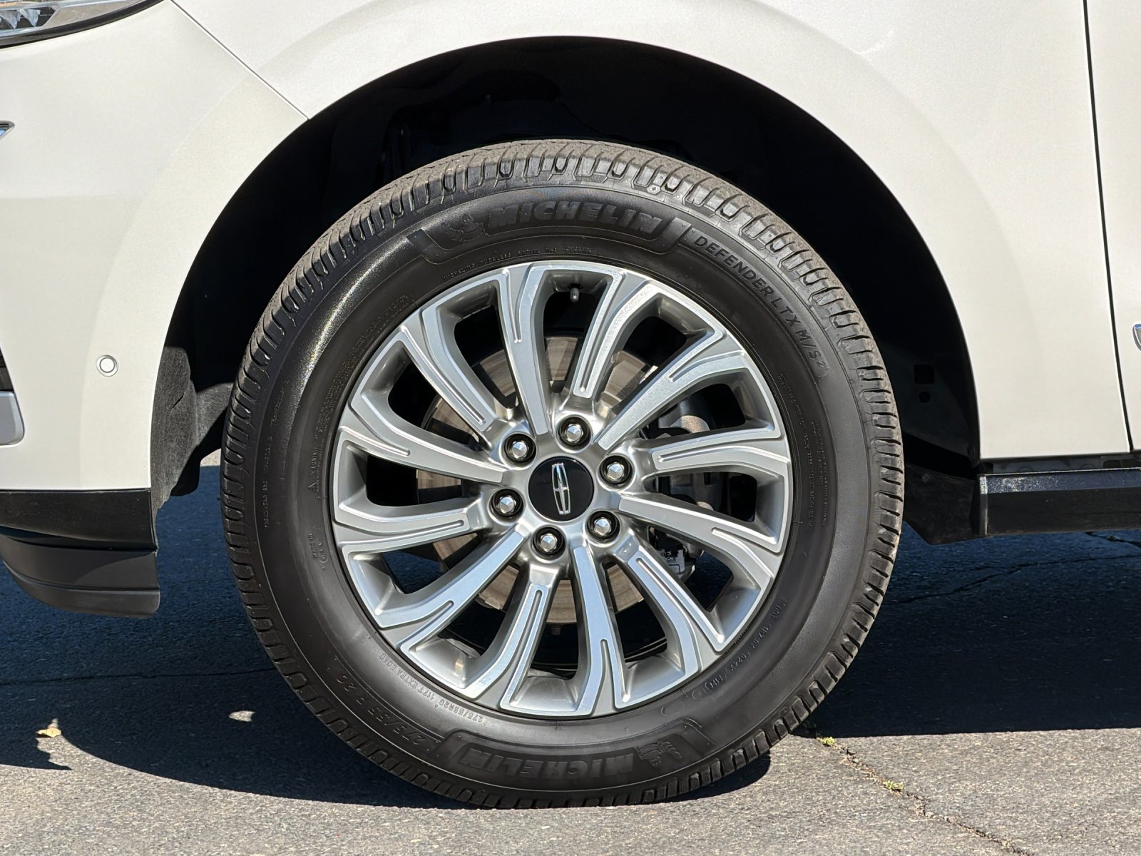 Used 2022 Lincoln Navigator 2WD image 26