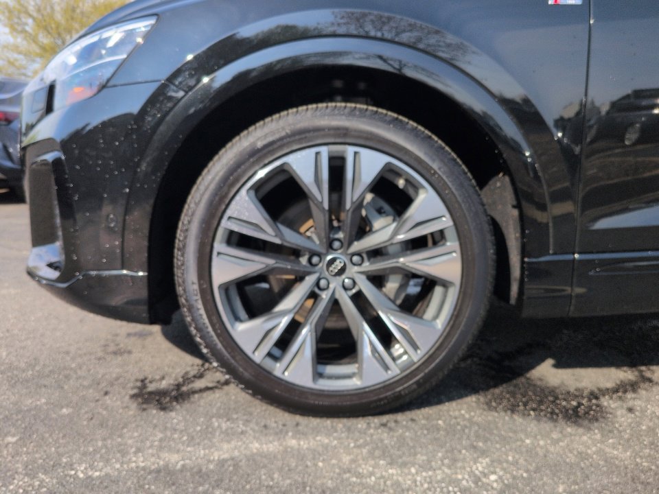 Used 2026 Audi Q8 Premium Plus AWD/4WD image 25