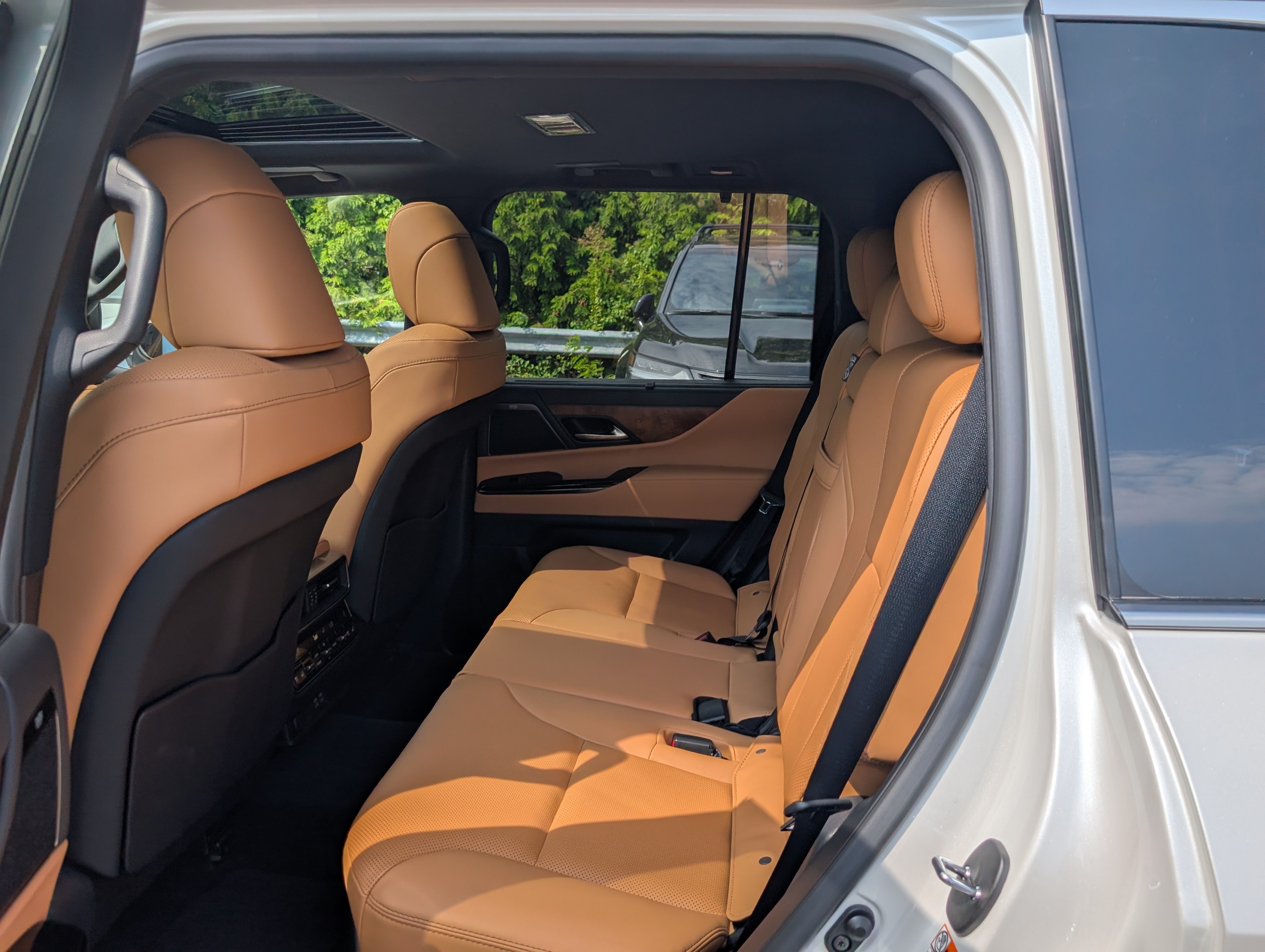 New 2026 Lexus LX 600 4WD w/ Luxury Package image 12
