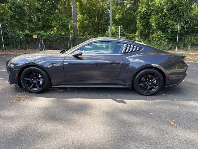 Used 2024 Ford Mustang GT RWD image 2