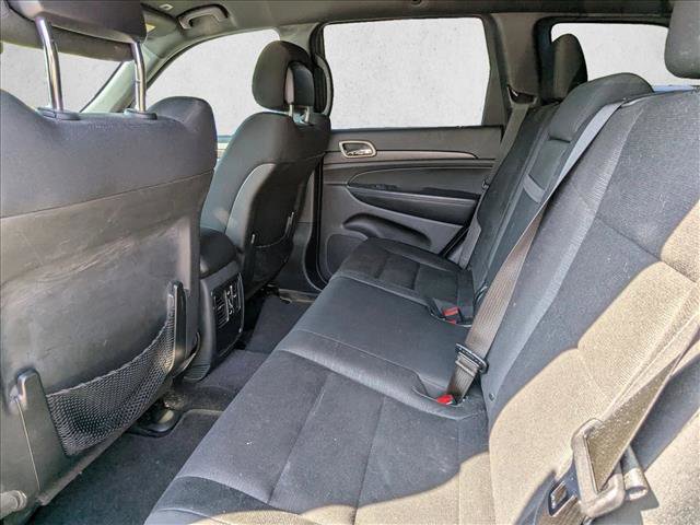 Used 2017 Jeep Grand Cherokee Laredo w/ Quick Order Package 2BE image 17