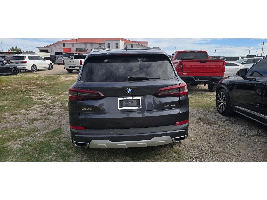 Used 2021 BMW X5 xDrive45e w/ Premium Package AWD/4WD image 3