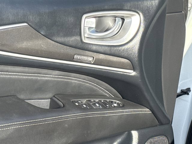 Used 2019 INFINITI QX60 Luxe w/ Essential Package image 14