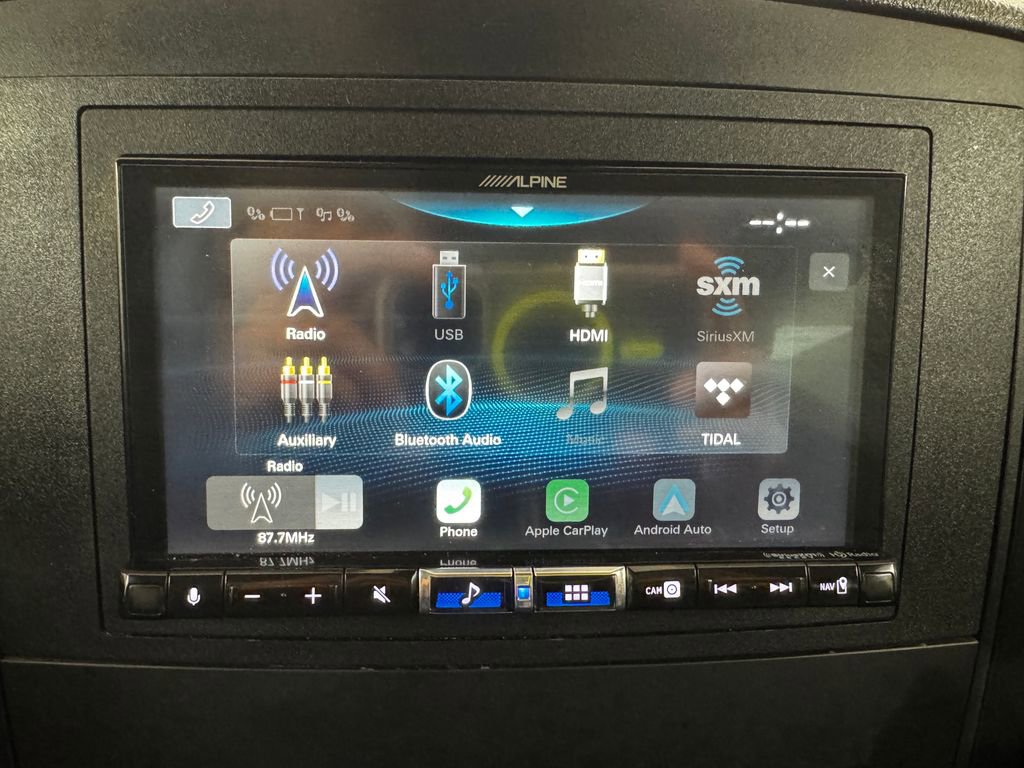 Used 2018 Mercedes-Benz Metris Passenger image 23