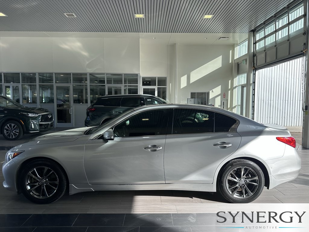 Used 2017 INFINITI Q50 Signature Edition w/ Cargo Package (L95) RWD image 11