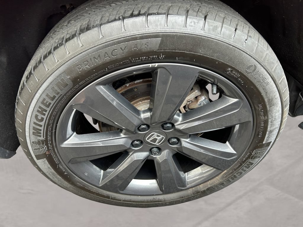 Used 2023 Honda Pilot Sport image 14