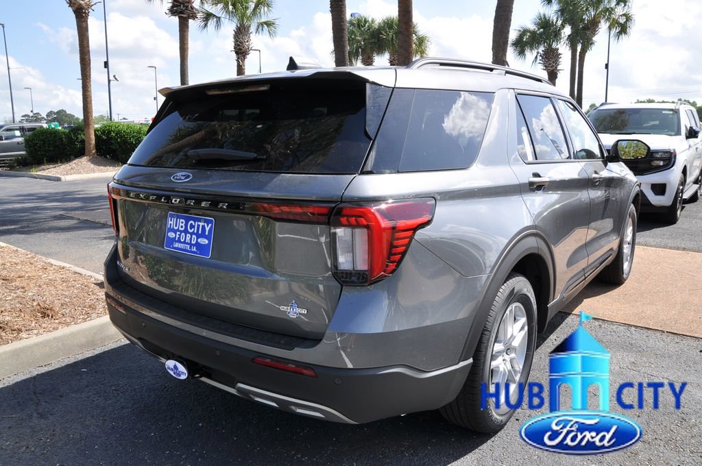 New 2026 Ford Explorer Active RWD image 5