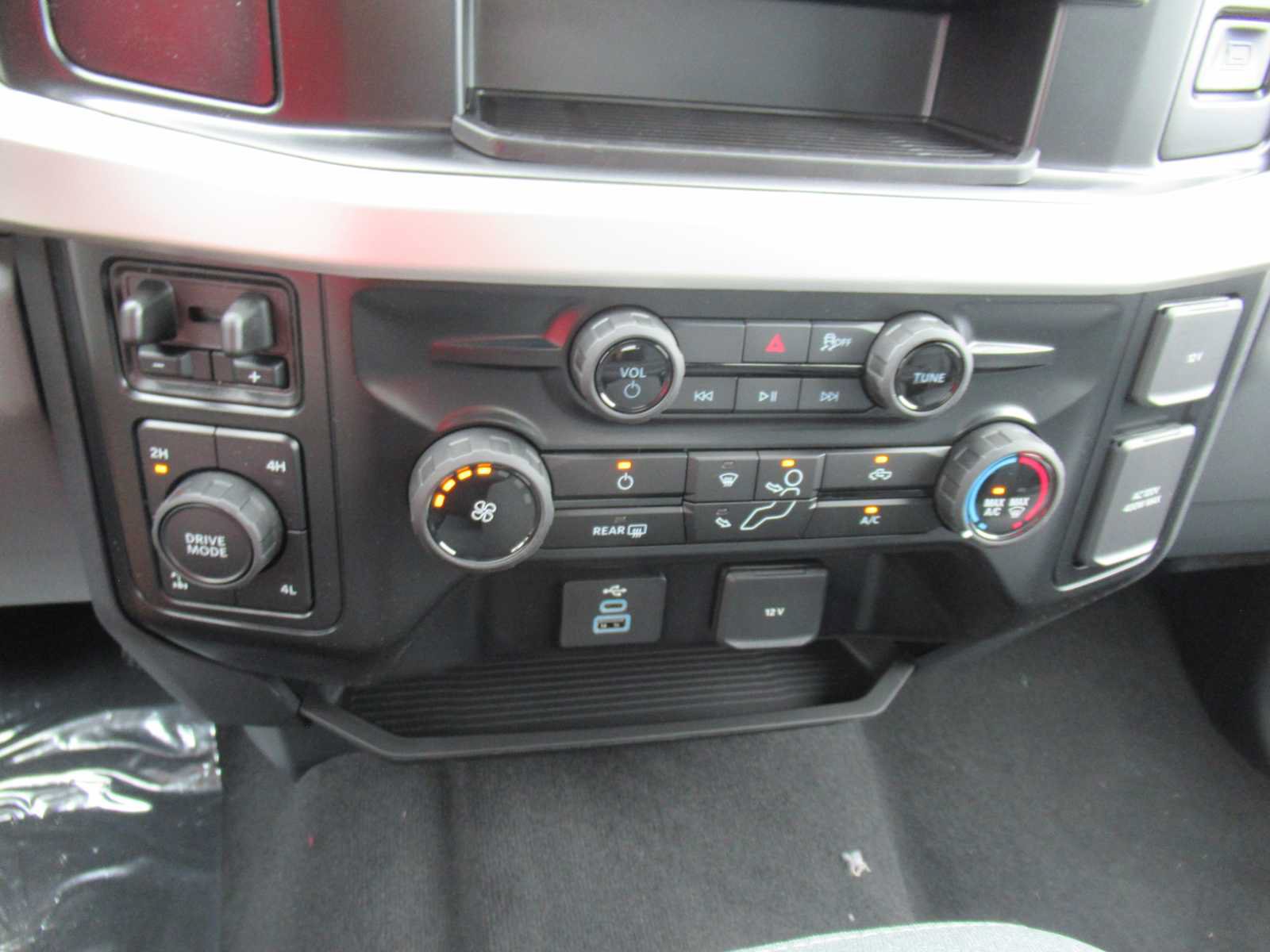 New 2026 Ford F350 XLT AWD/4WD image 23