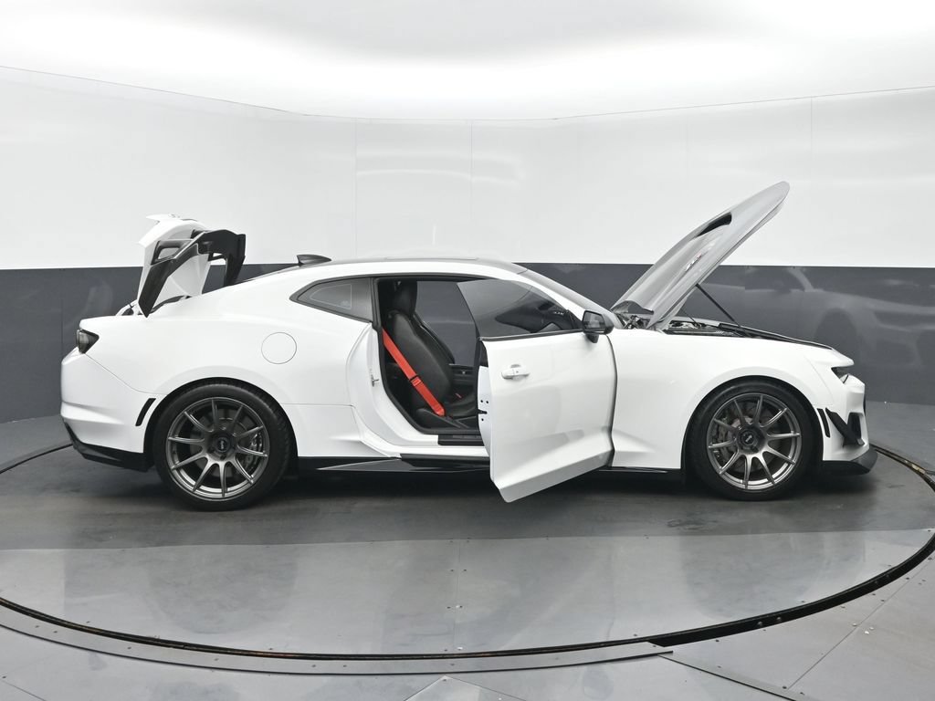 Used 2019 Chevrolet Camaro ZL1 RWD image 37
