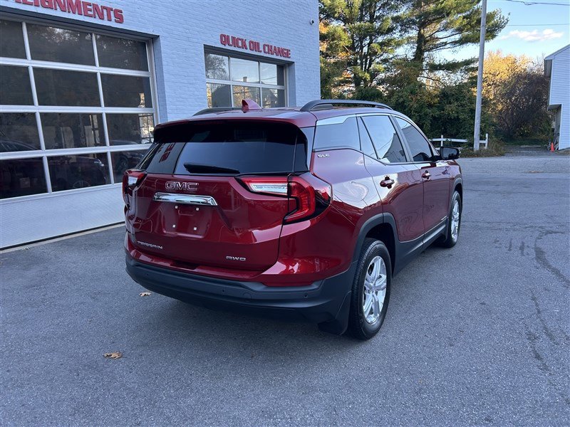 Used 2022 GMC Terrain SLE w/ Driver Convenience Package image 8