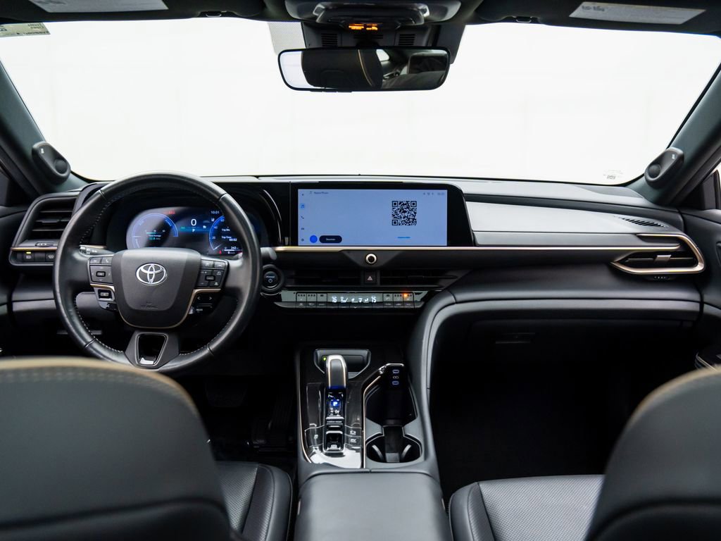 Used 2024 Toyota Crown Limited image 10