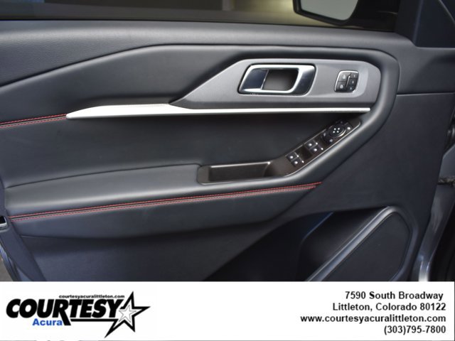 Used 2025 Ford Explorer ST-Line w/ Premium Package image 7