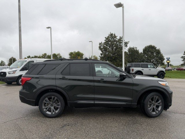 Certified 2023 Ford Explorer XLT w/ Equipment Group 202A AWD/4WD image 9