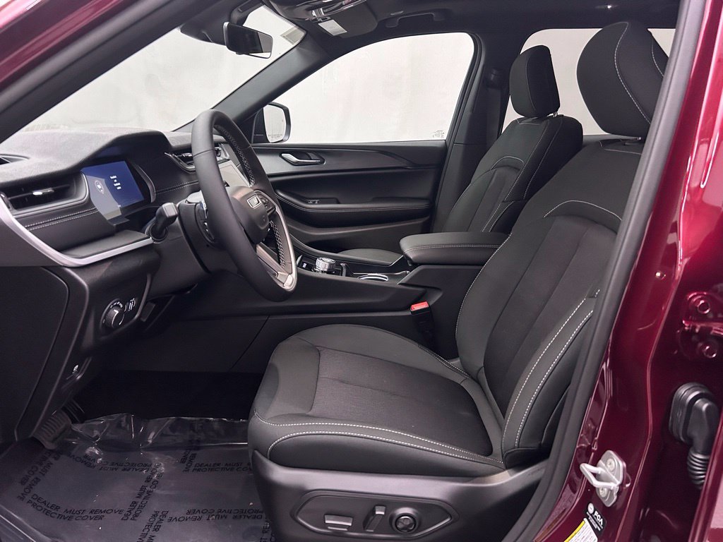 New 2026 Jeep Grand Cherokee L 4WD image 12