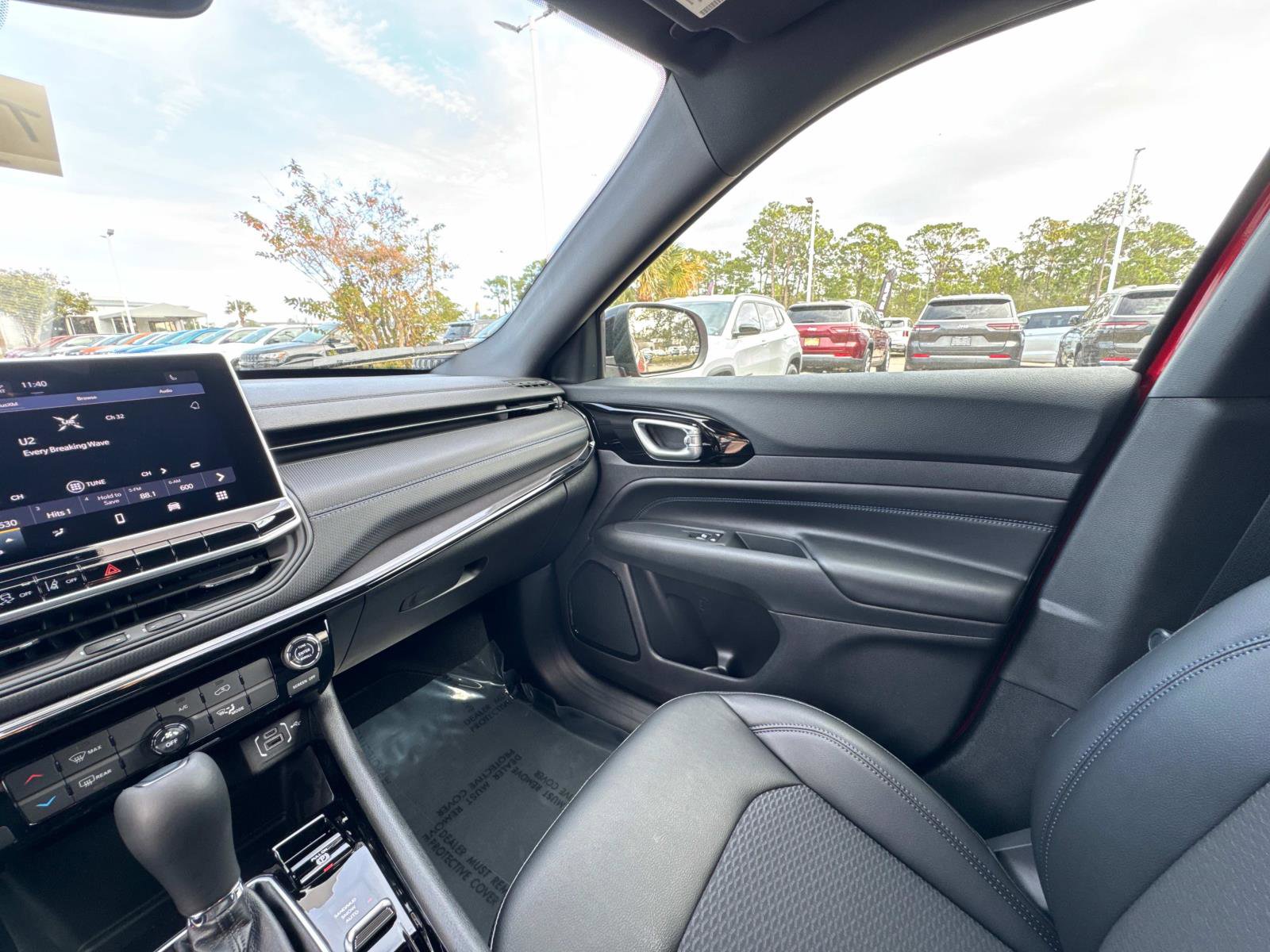 New 2026 Jeep Compass Latitude image 25