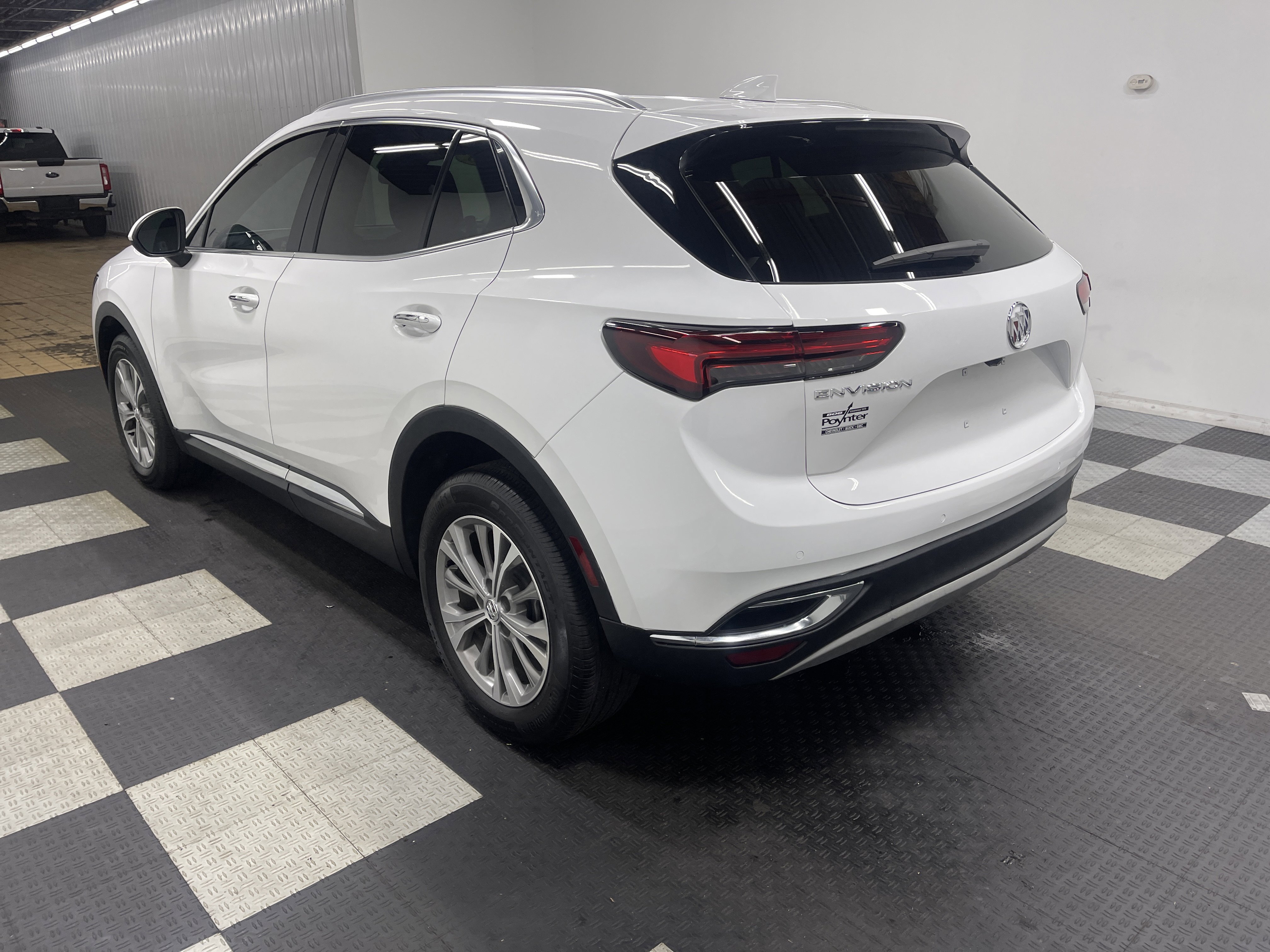 Used 2023 Buick Envision Preferred image 2