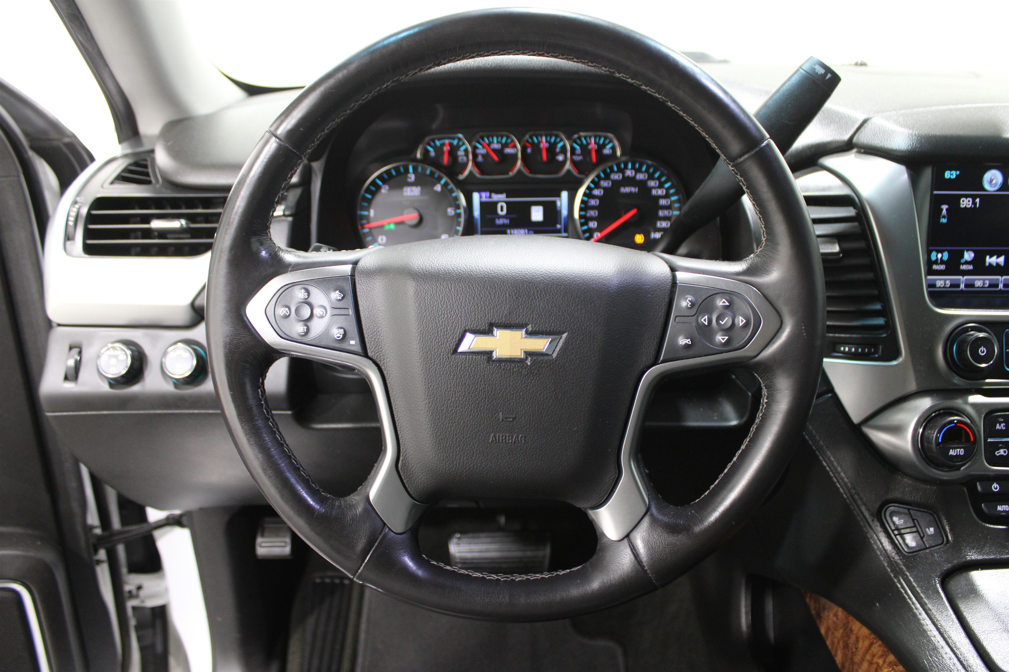 Used 2018 Chevrolet Suburban Premier image 10