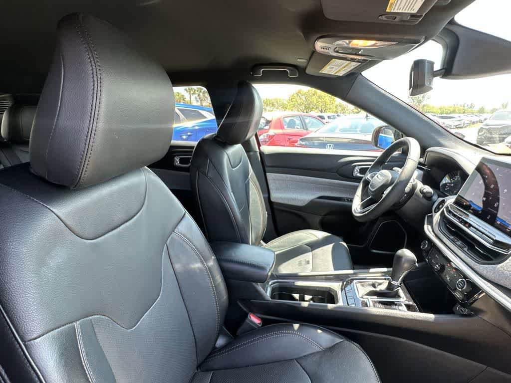 Used 2023 Jeep Compass Latitude image 27