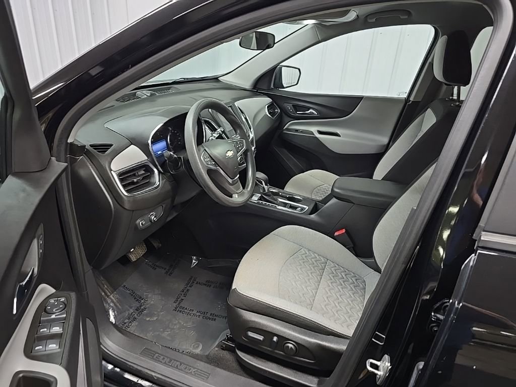 Used 2023 Chevrolet Equinox LS w/ LS Convenience Package image 29