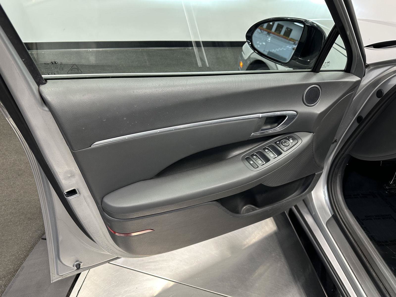 Used 2021 Hyundai Sonata SEL Plus w/ Preferred Accessory Package FWD image 10