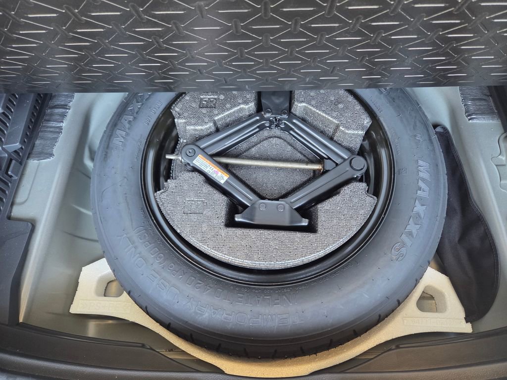 Used 2025 Toyota RAV4 XLE image 11