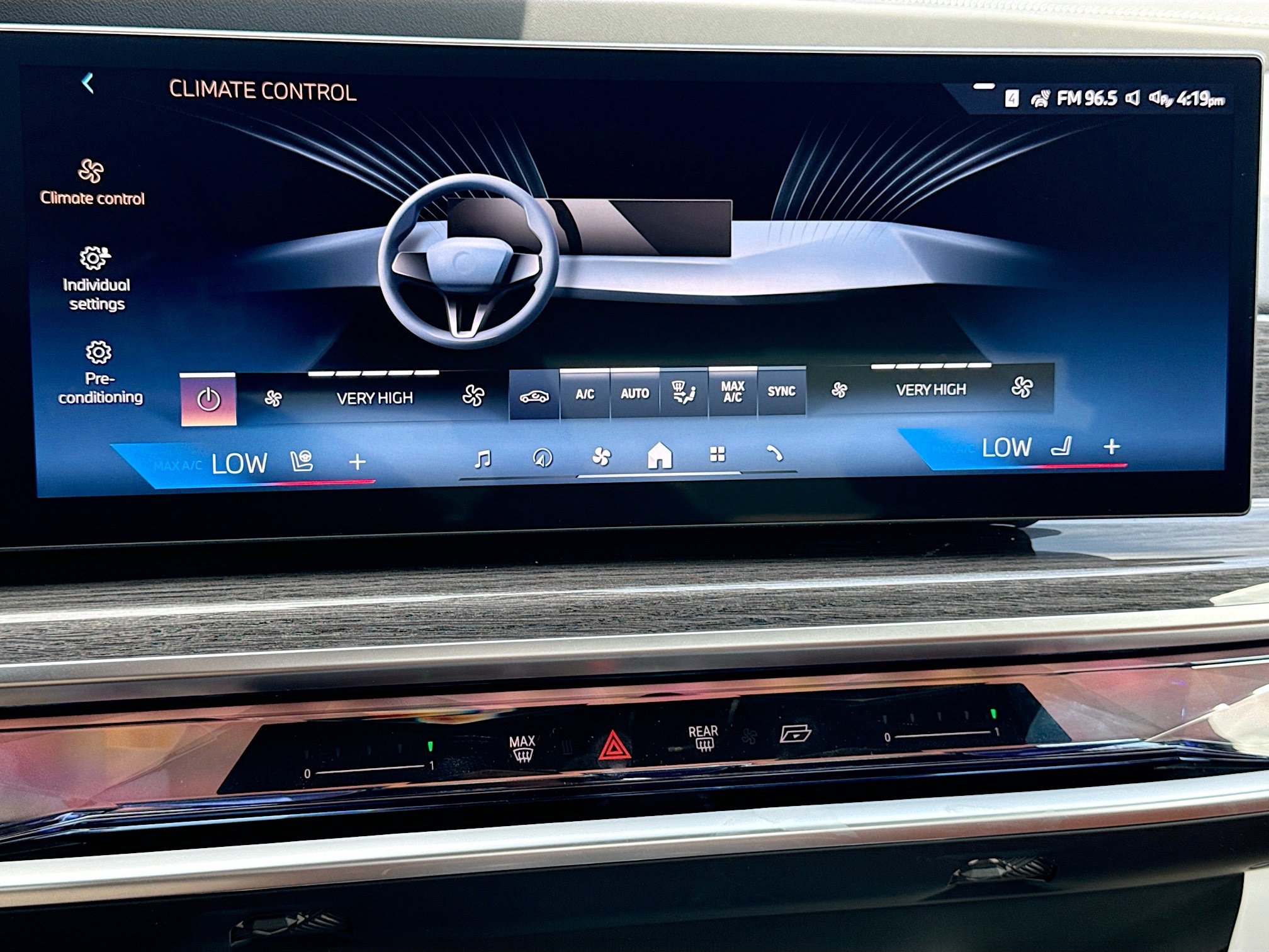 New 2026 BMW 750e xDrive AWD/4WD image 34