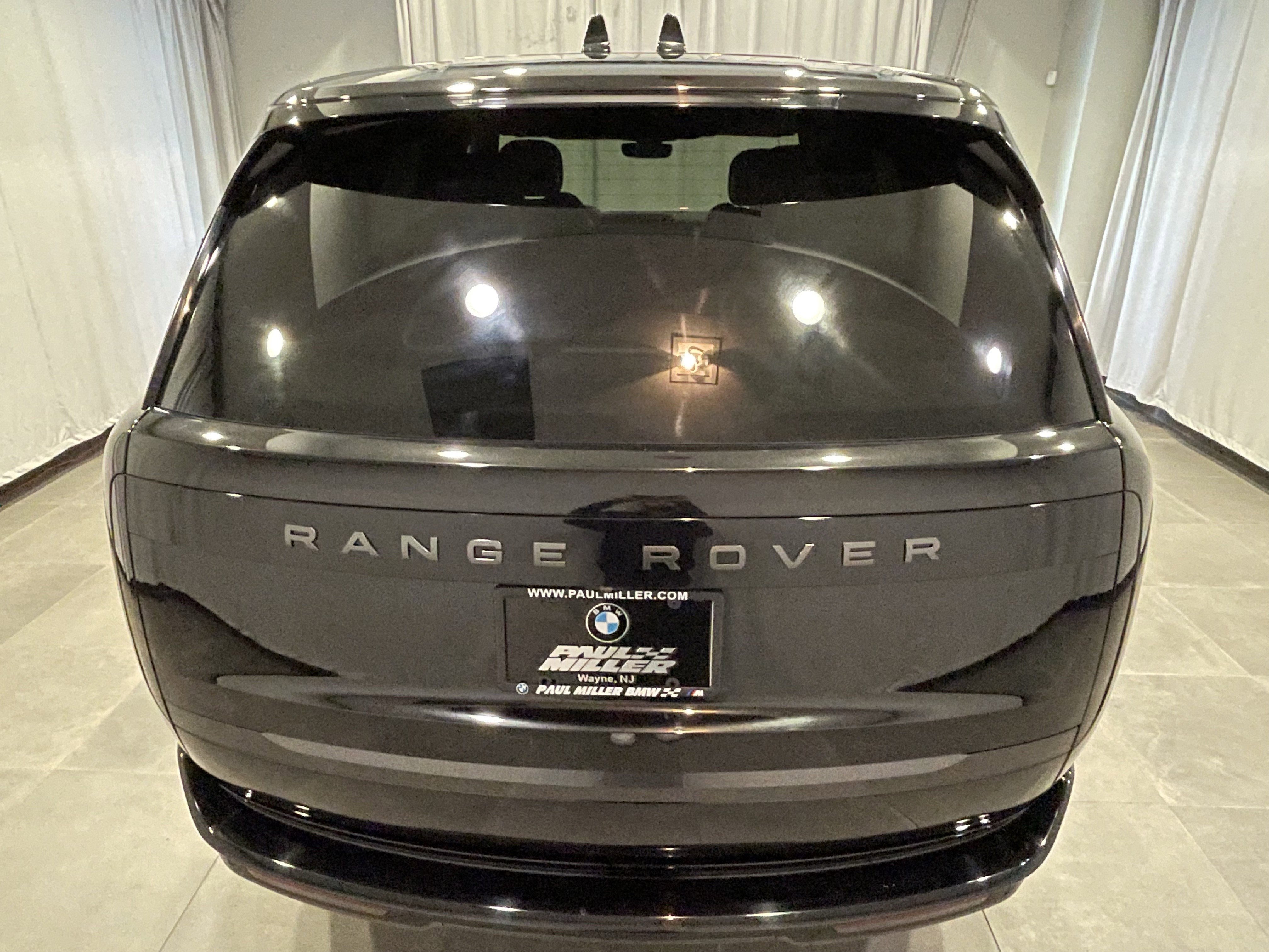 Used 2025 Land Rover Range Rover SE AWD/4WD image 5