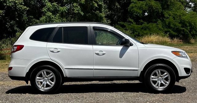 Used 2012 Hyundai Santa Fe GLS AWD/4WD image 9