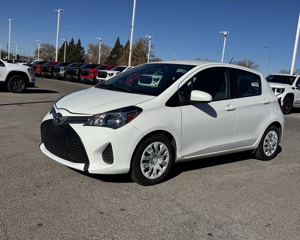 Used 2016 Toyota Yaris L image 2