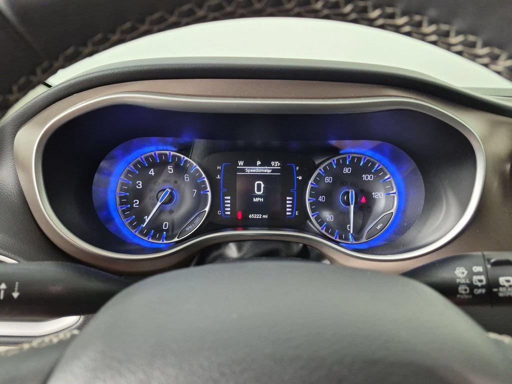 Used 2023 Chrysler Voyager LX FWD image 21