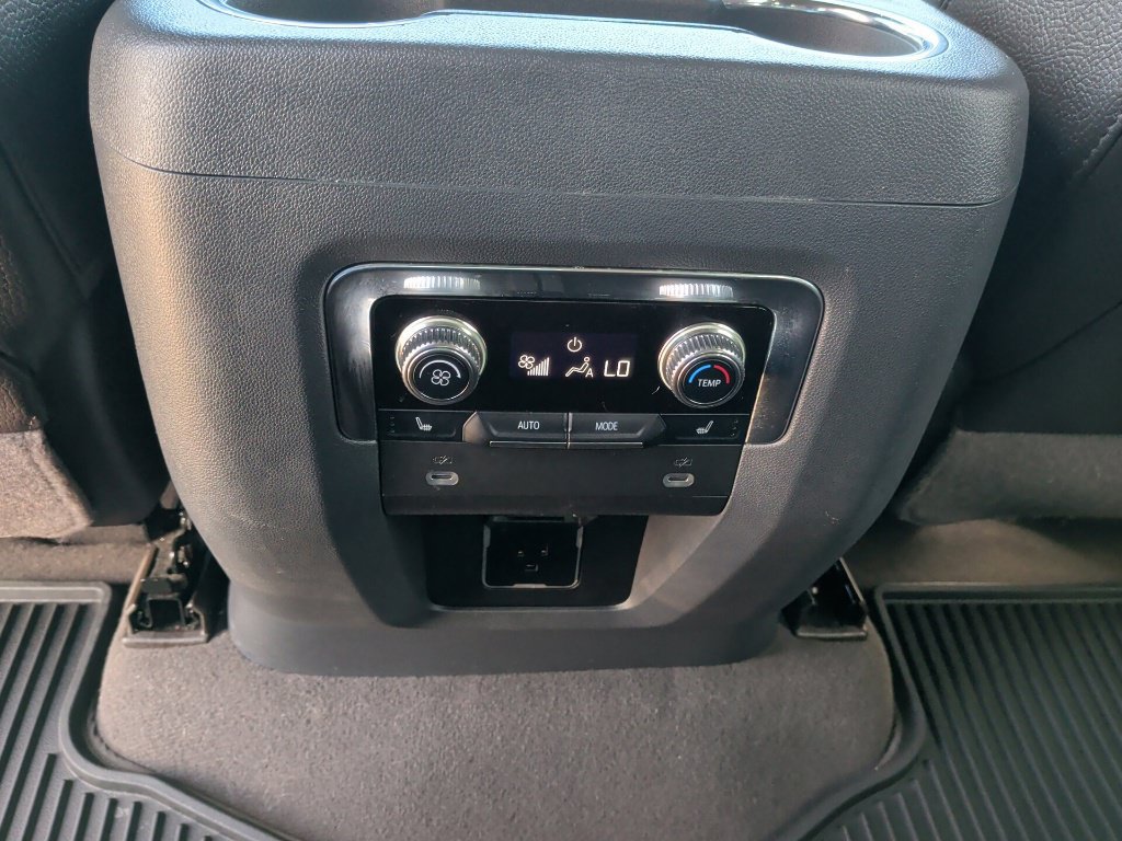 Used 2022 GMC Yukon Denali AWD/4WD image 42