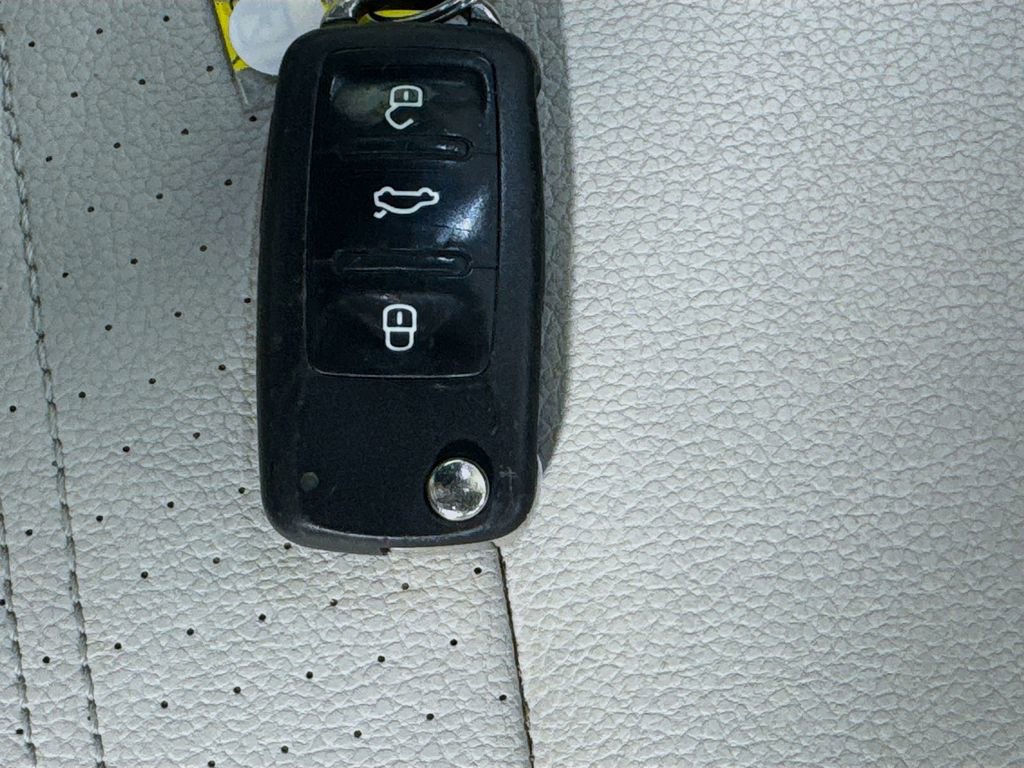 Used 2016 Volkswagen Jetta Sport image 35