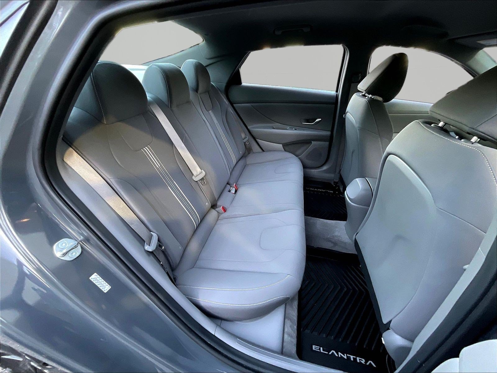 Used 2023 Hyundai Elantra SEL FWD image 23