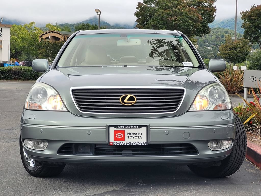 Used 2002 Lexus LS 430 RWD image 2